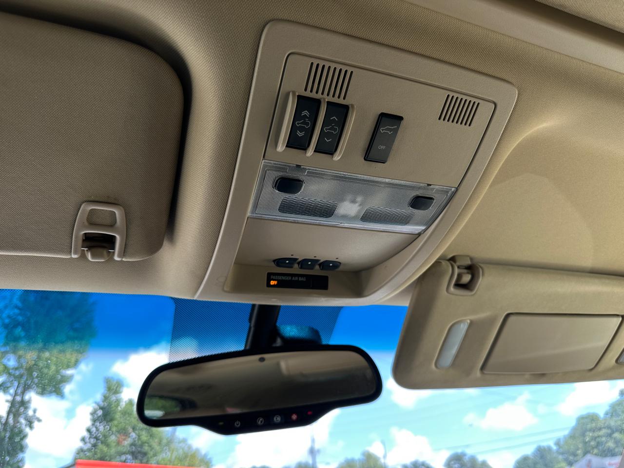 GMC Yukon Denali 2WD 4dr 2009