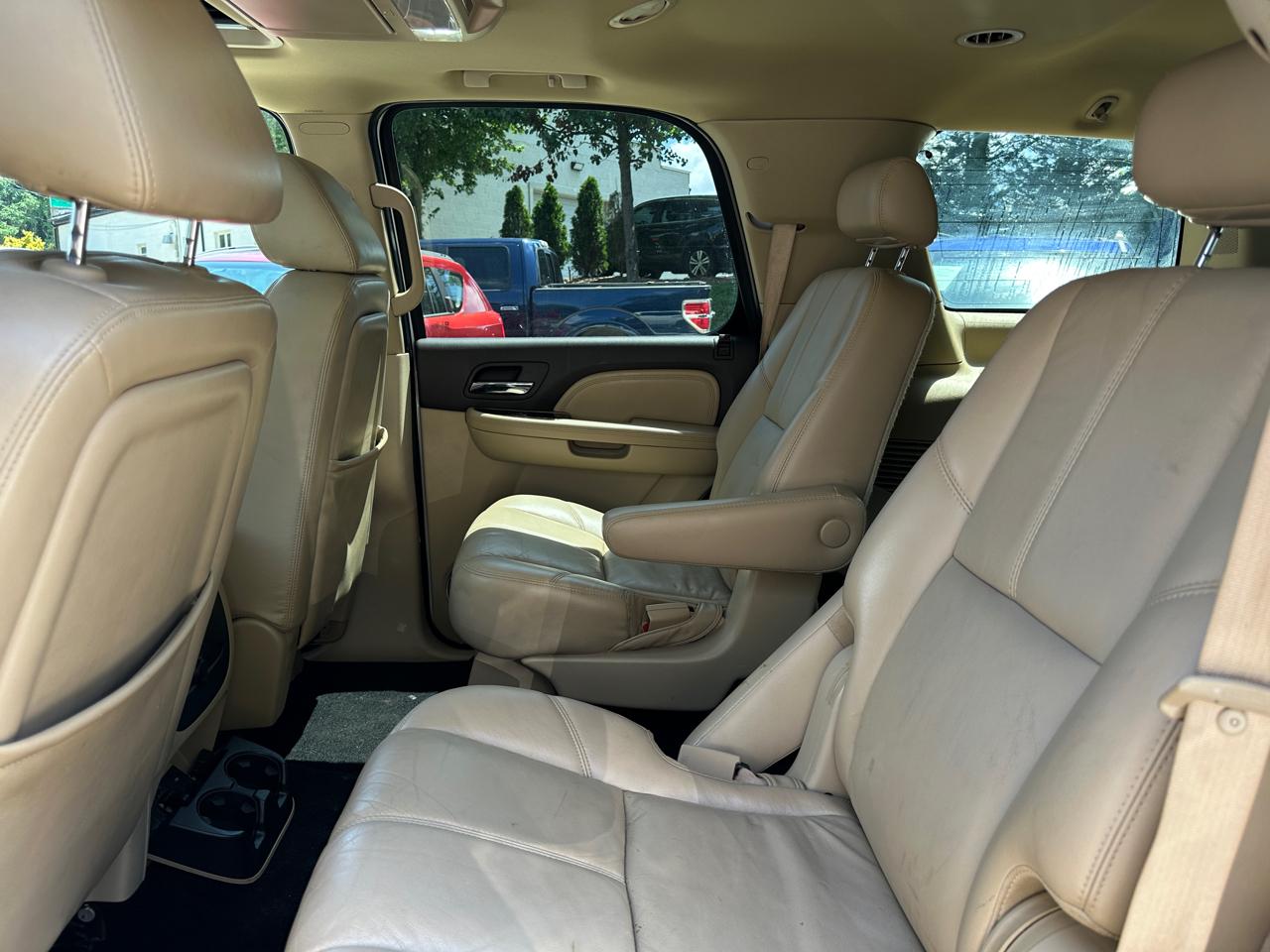 GMC Yukon Denali 2WD 4dr 2009