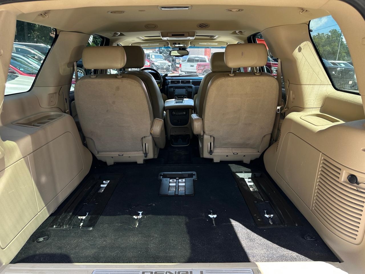 GMC Yukon Denali 2WD 4dr 2009