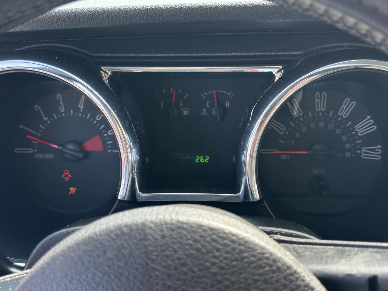 Ford Mustang 2dr Cpe Standard 2006