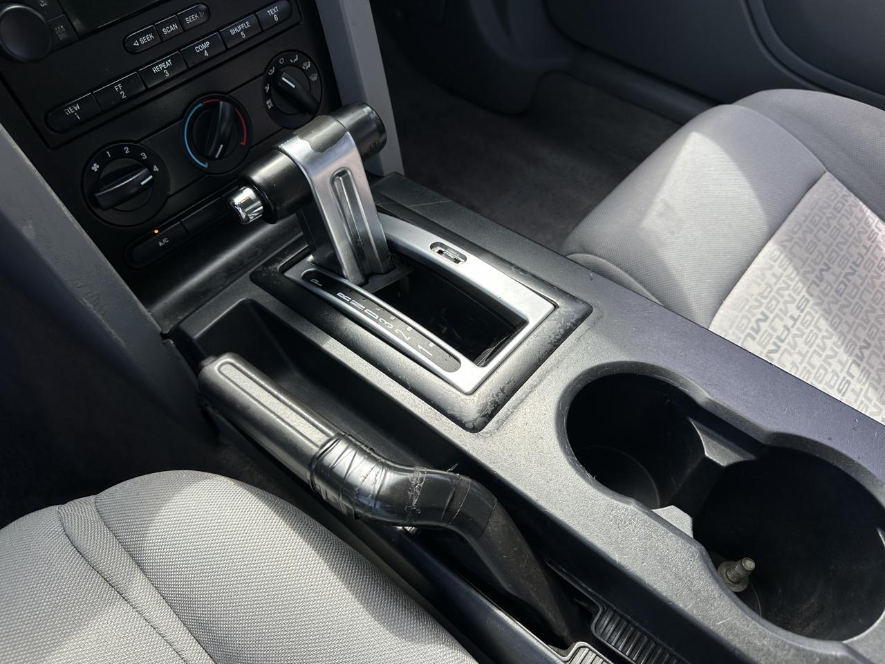 Ford Mustang 2dr Cpe Standard 2006