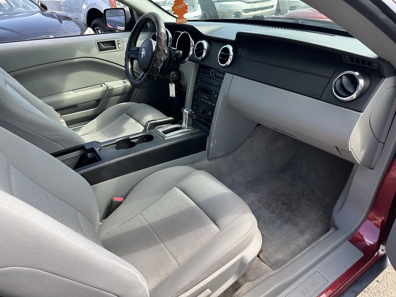 Ford Mustang 2dr Cpe Standard 2006