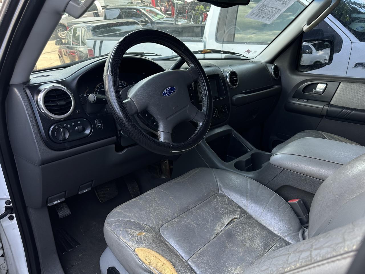 Ford Expedition 4.6L XLT Popular 2003