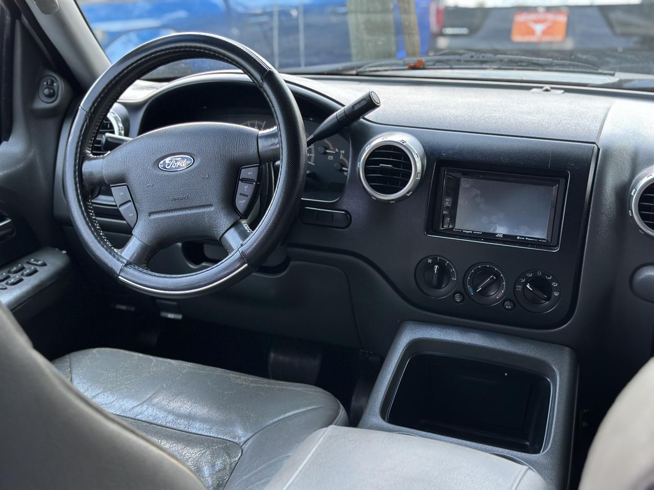 Ford Expedition 4.6L XLT Popular 2003