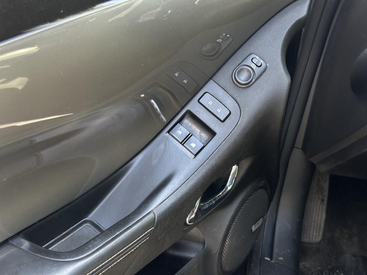 Chevrolet Camaro 2dr Cpe 2LT 2012