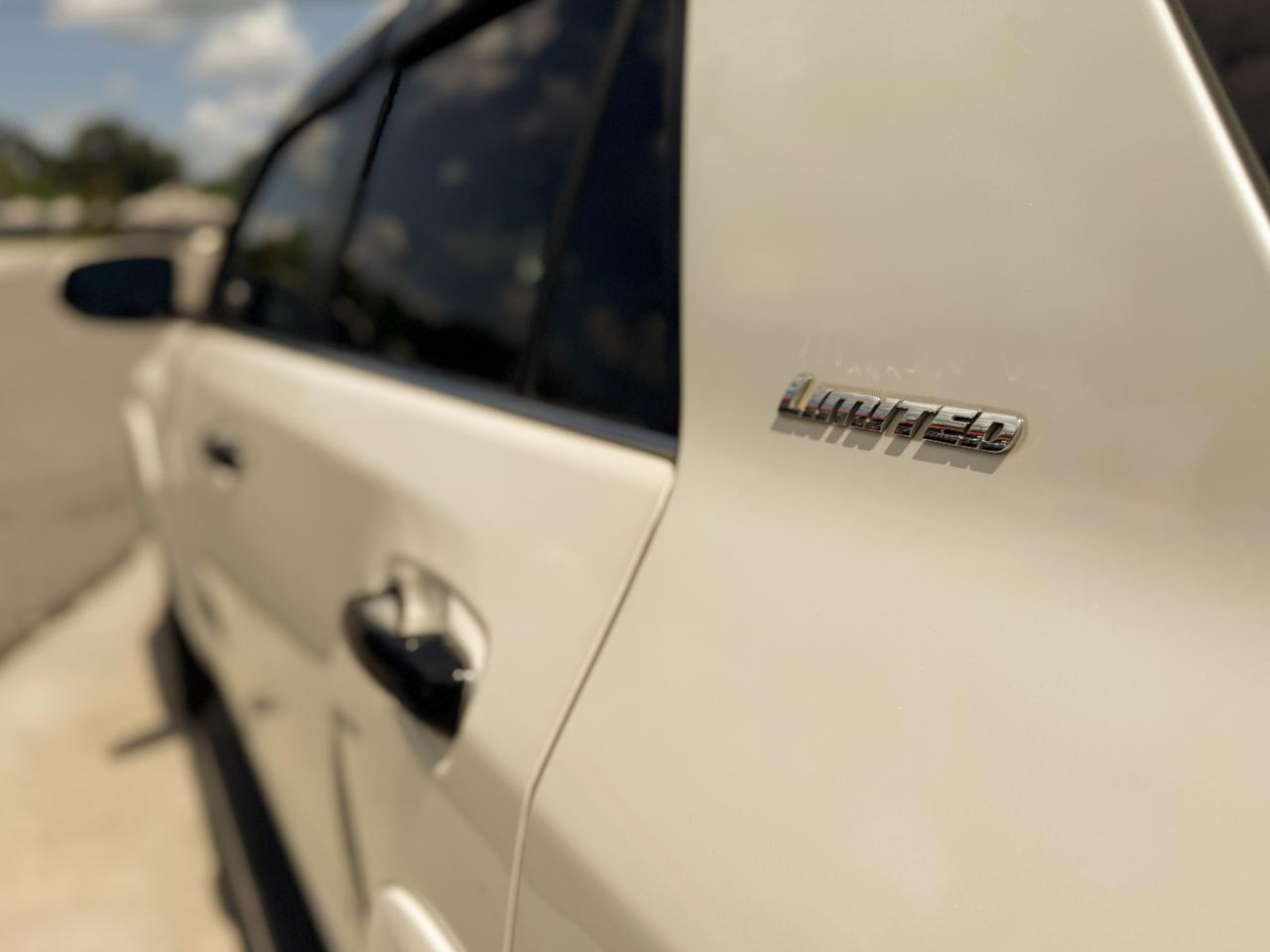 Toyota 4Runner RWD 4dr V6 SR5 Premium (Natl) 2015