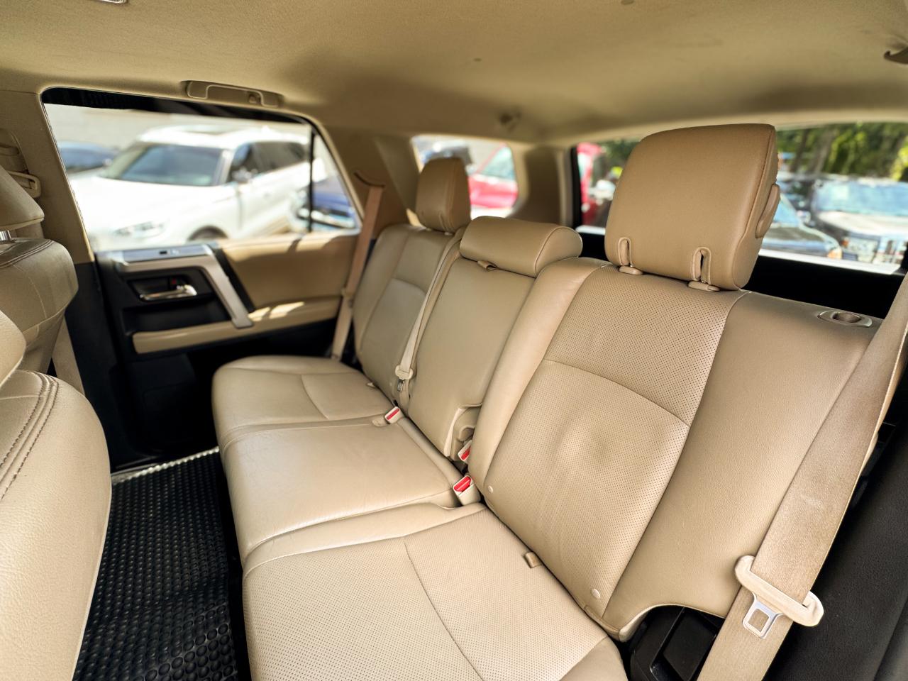 Toyota 4Runner RWD 4dr V6 SR5 Premium (Natl) 2015