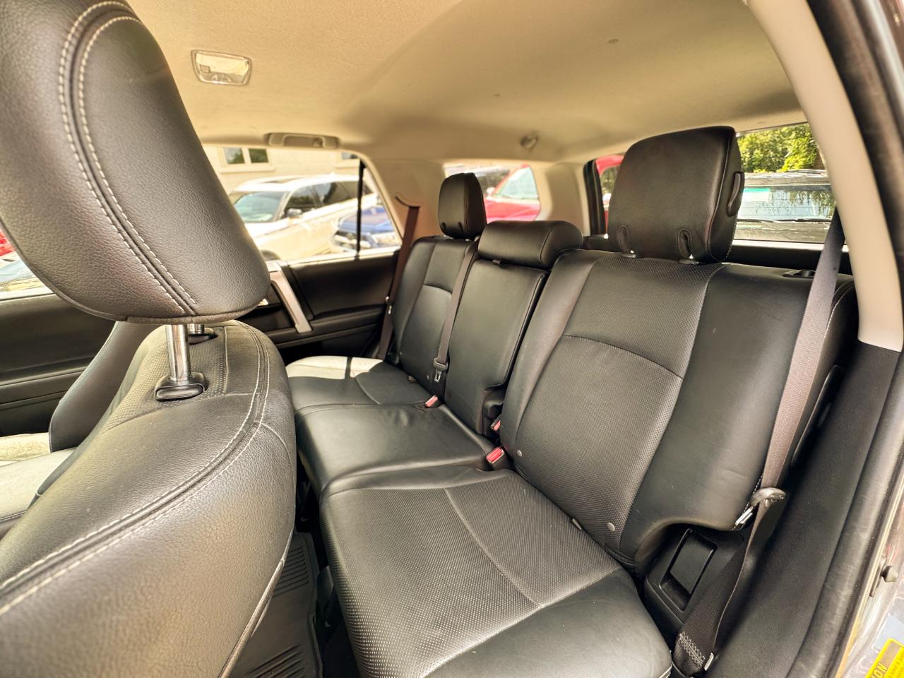 Toyota 4Runner RWD 4dr V6 SR5 Premium (Natl) 2016