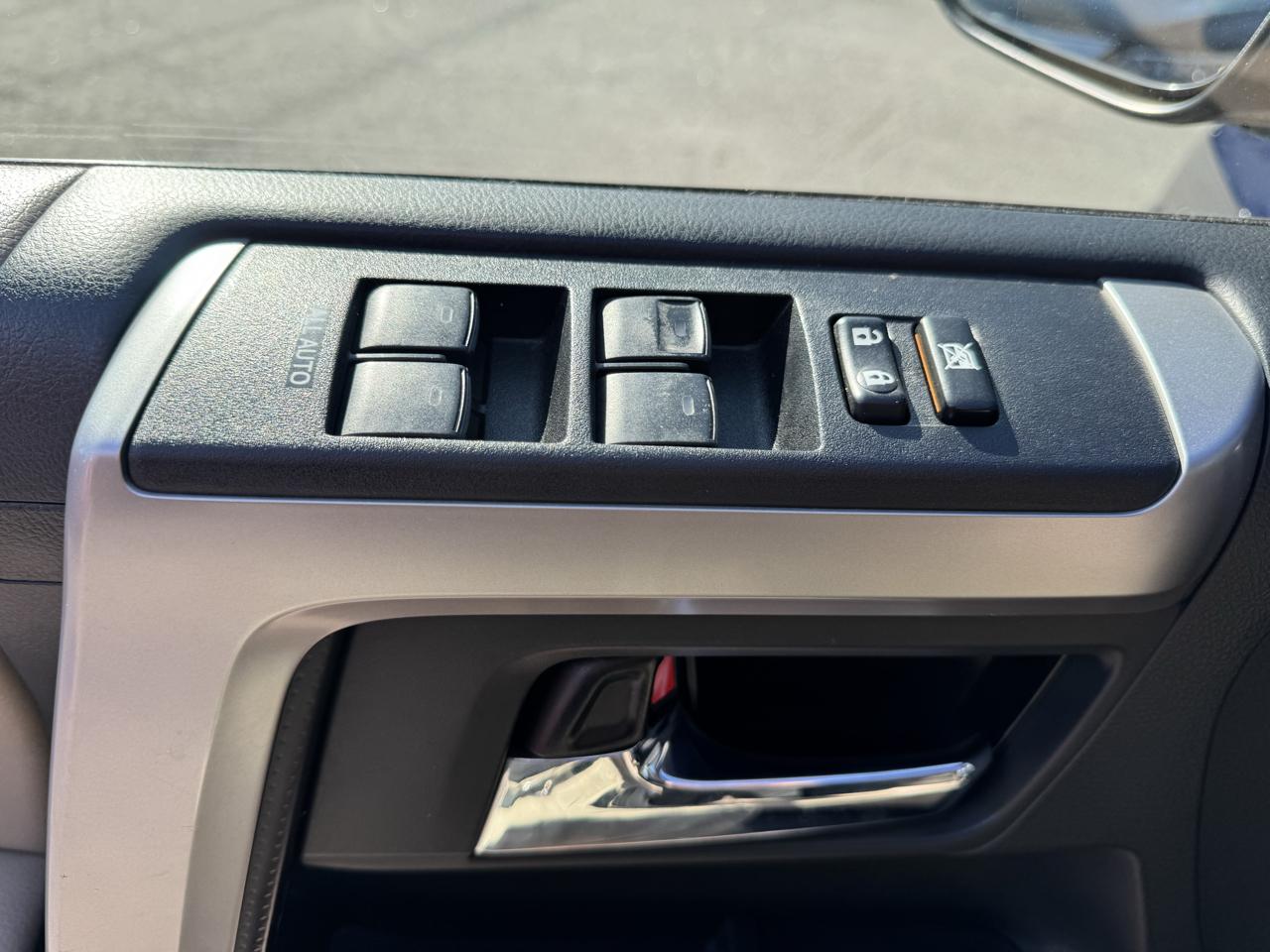 Toyota 4Runner RWD 4dr V6 SR5 Premium (Natl) 2015