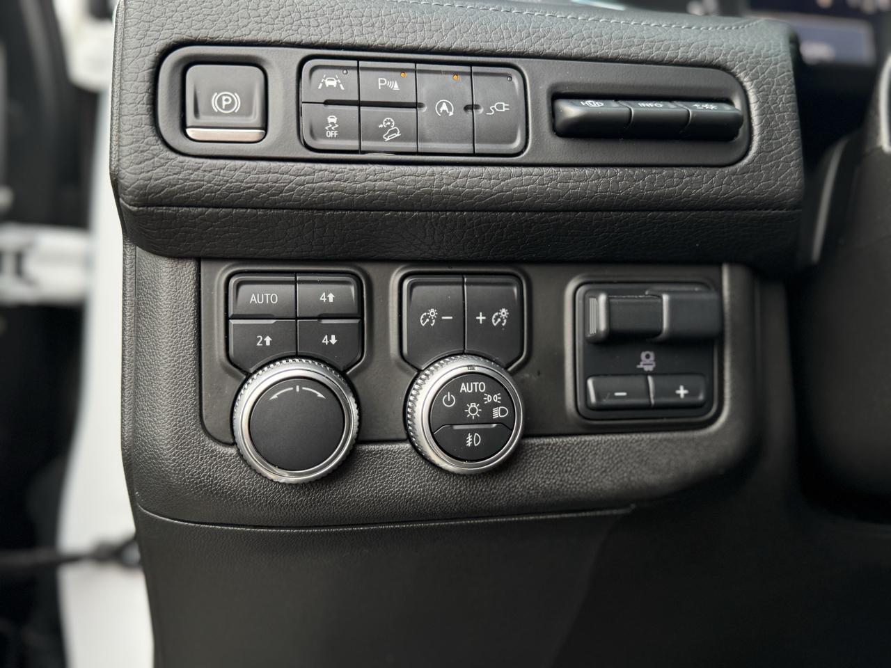 GMC Yukon 4WD 4dr Denali 2021