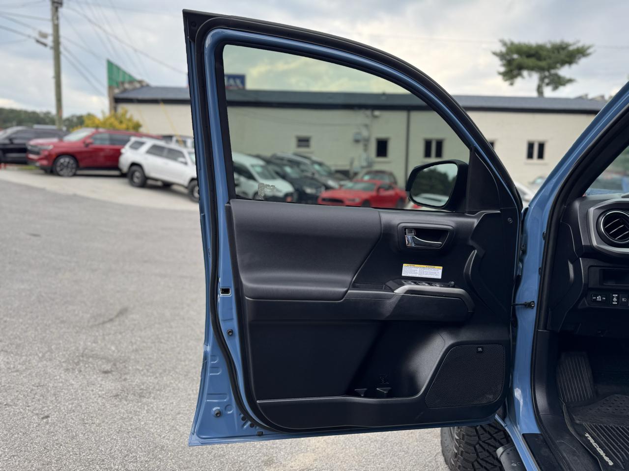 Toyota Tacoma 4WD TRD Off Road Double Cab 5' Bed V6 MT (Natl) 2019