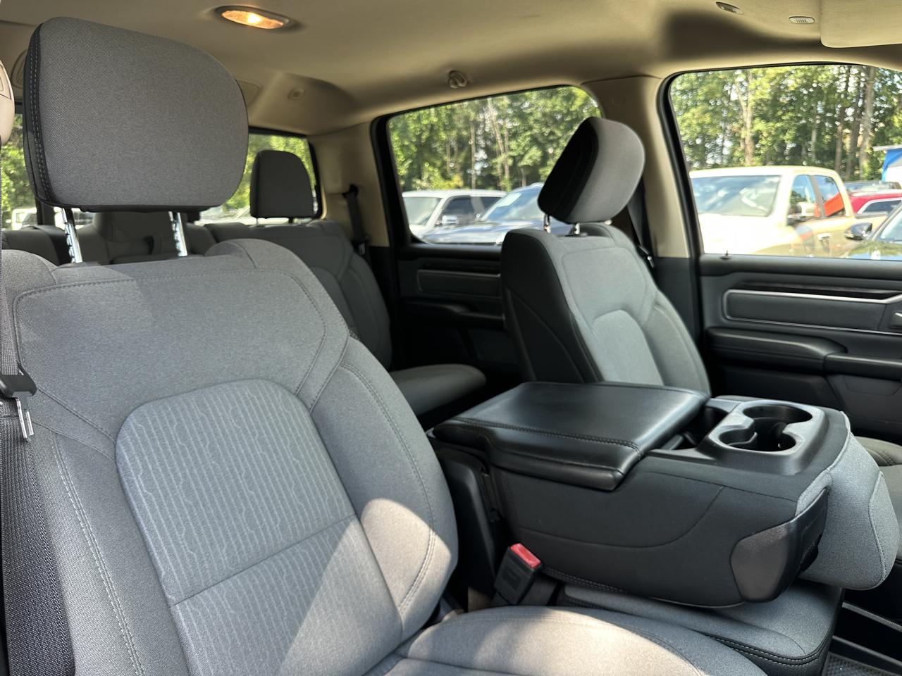 RAM 1500 Big Horn/Lone Star 4x4 Crew Cab 6'4" Box 2019