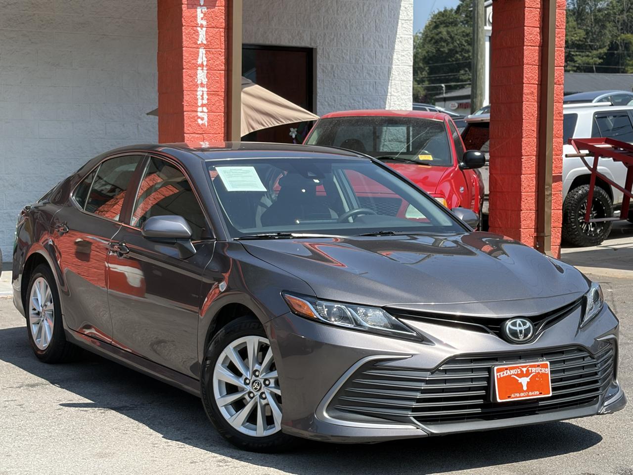 Toyota Camry LE Auto (Natl) 2021