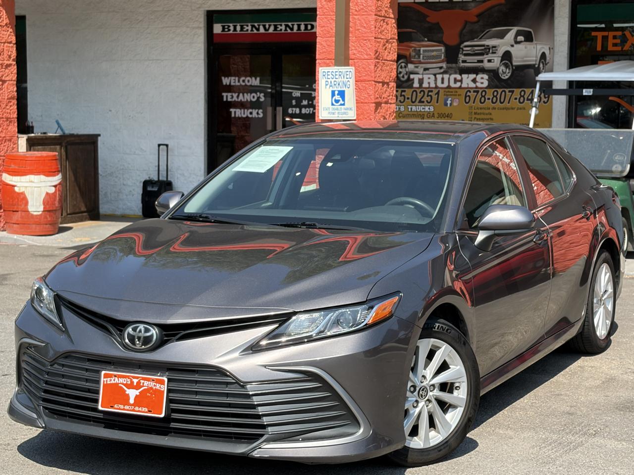 Toyota Camry LE Auto (Natl) 2021