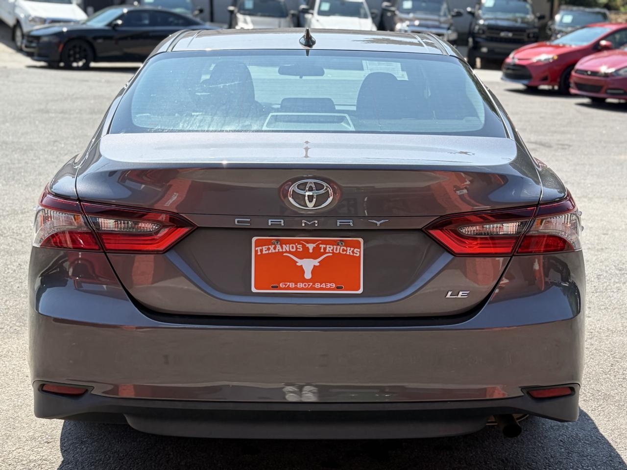 Toyota Camry LE Auto (Natl) 2021