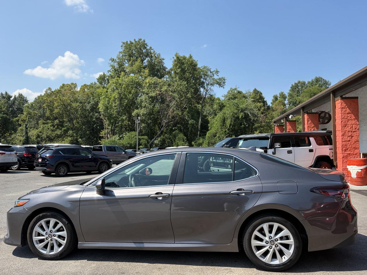 Toyota Camry LE Auto (Natl) 2021
