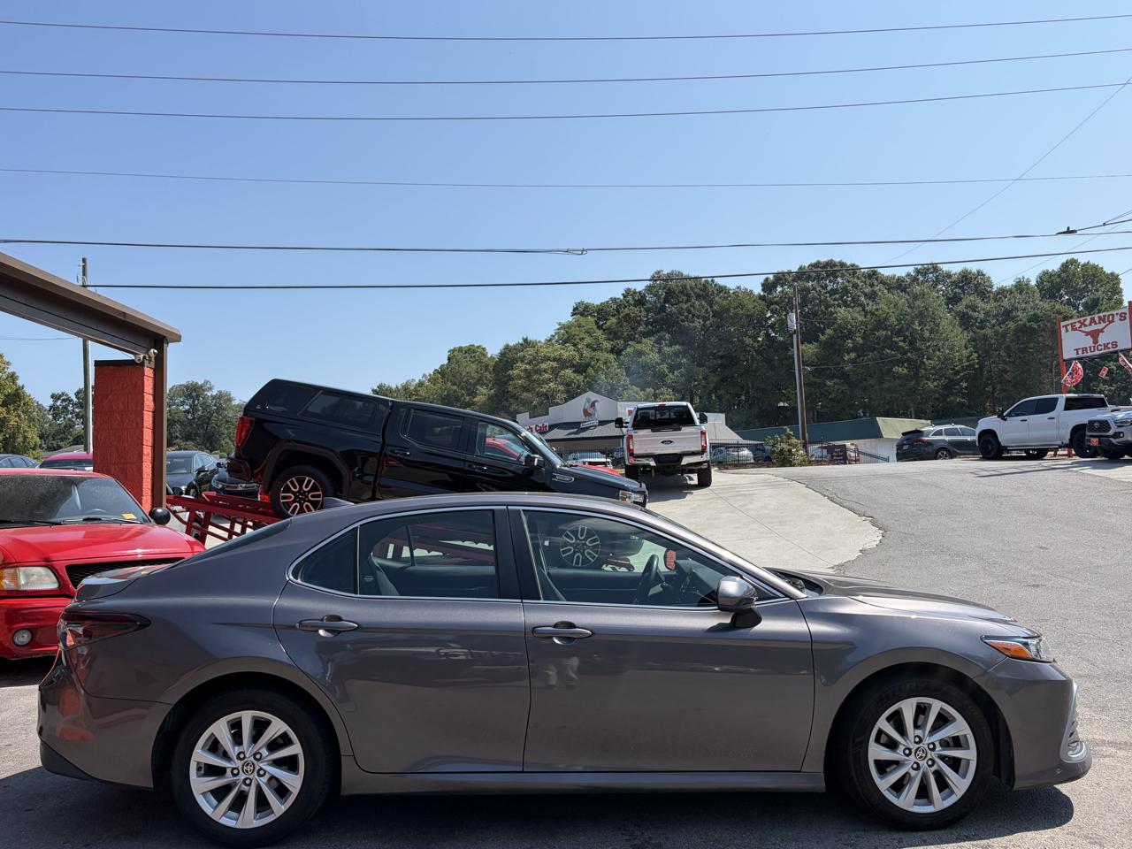 Toyota Camry LE Auto (Natl) 2021