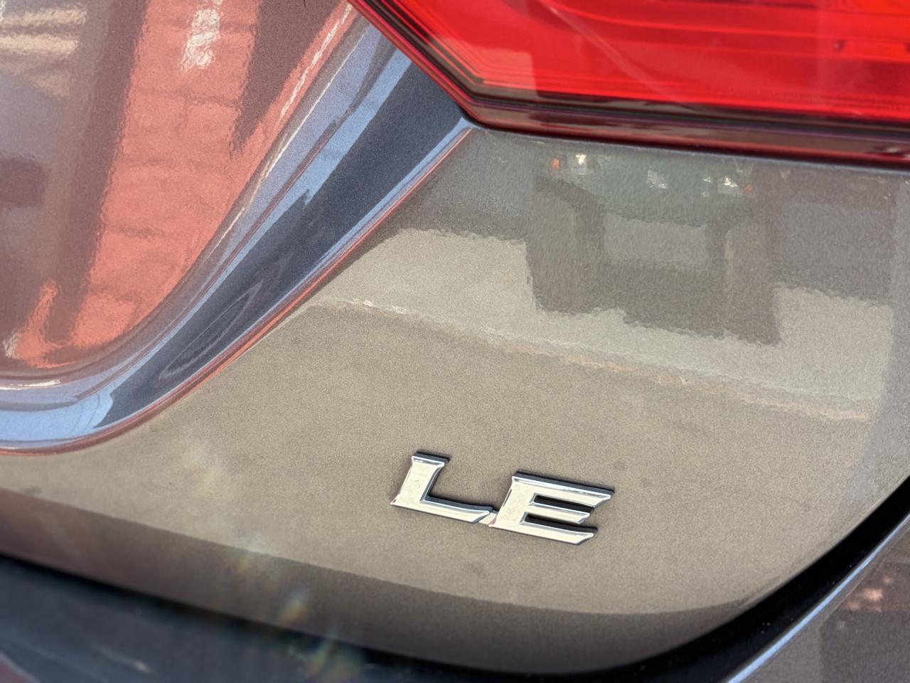 Toyota Camry LE Auto (Natl) 2021