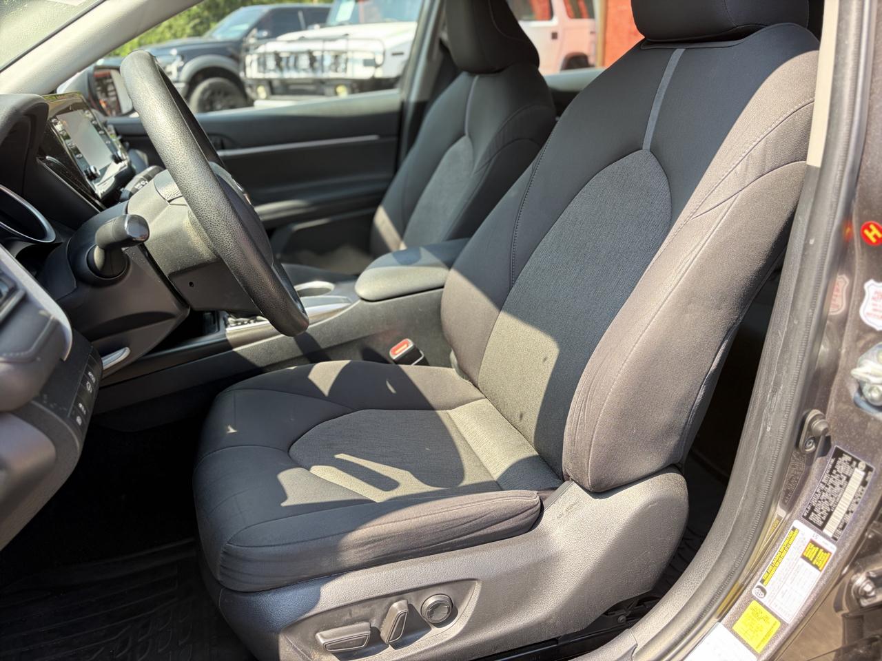 Toyota Camry LE Auto (Natl) 2021