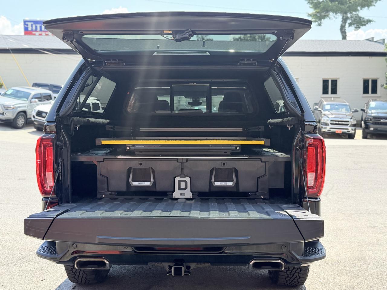 GMC Sierra 1500 Limited 4WD Crew Cab 147" AT4 2022