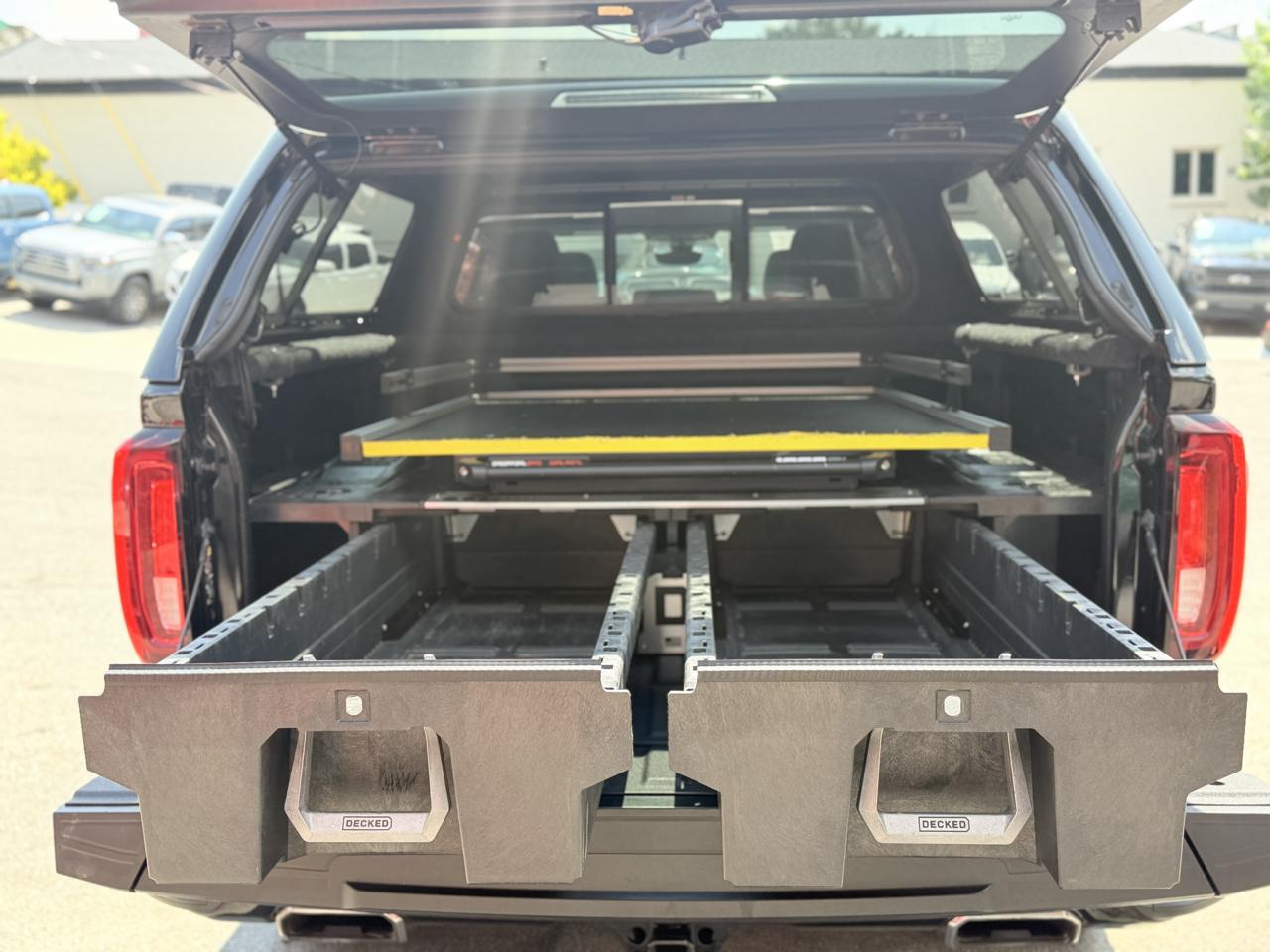 GMC Sierra 1500 Limited 4WD Crew Cab 147" AT4 2022