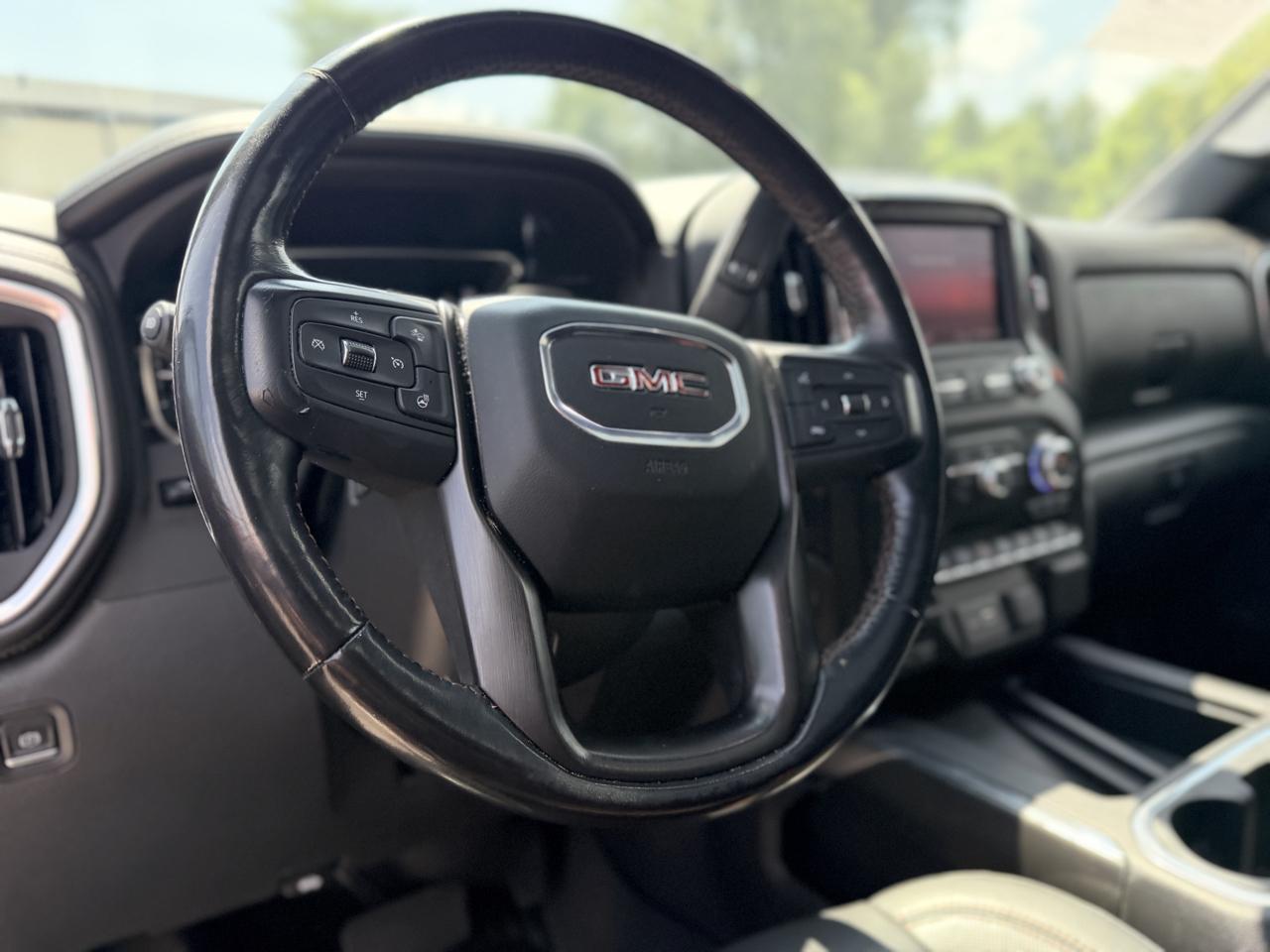 GMC Sierra 1500 Limited 4WD Crew Cab 147" AT4 2022