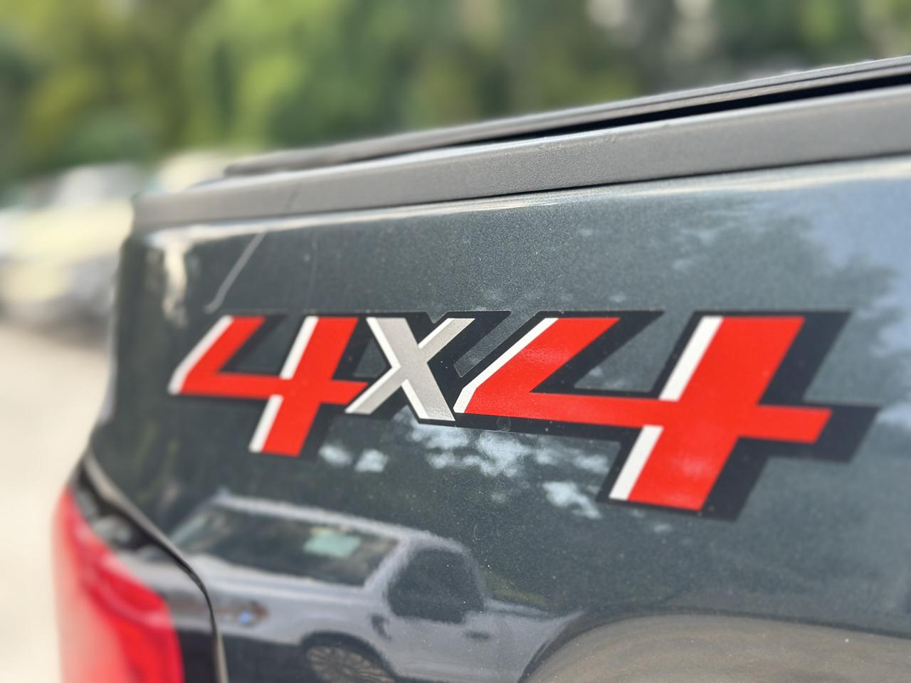 Chevrolet Silverado 2500HD 4WD Crew Cab 153.7" High Country 2018