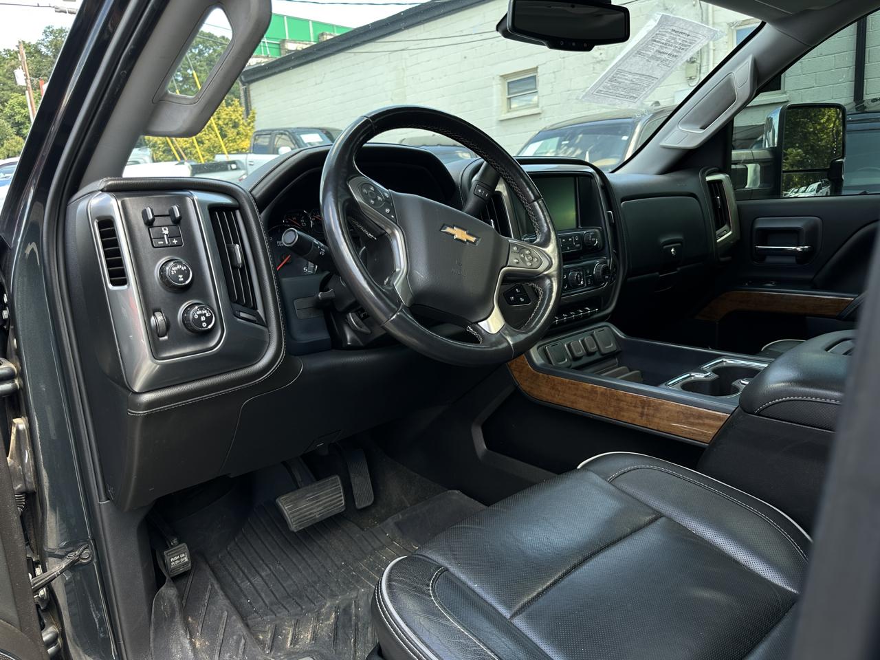 Chevrolet Silverado 2500HD 4WD Crew Cab 153.7" High Country 2018