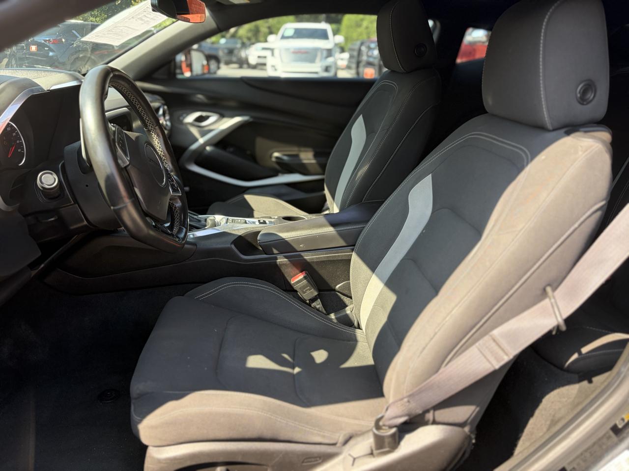 Chevrolet Camaro 2dr Cpe 1LT 2017