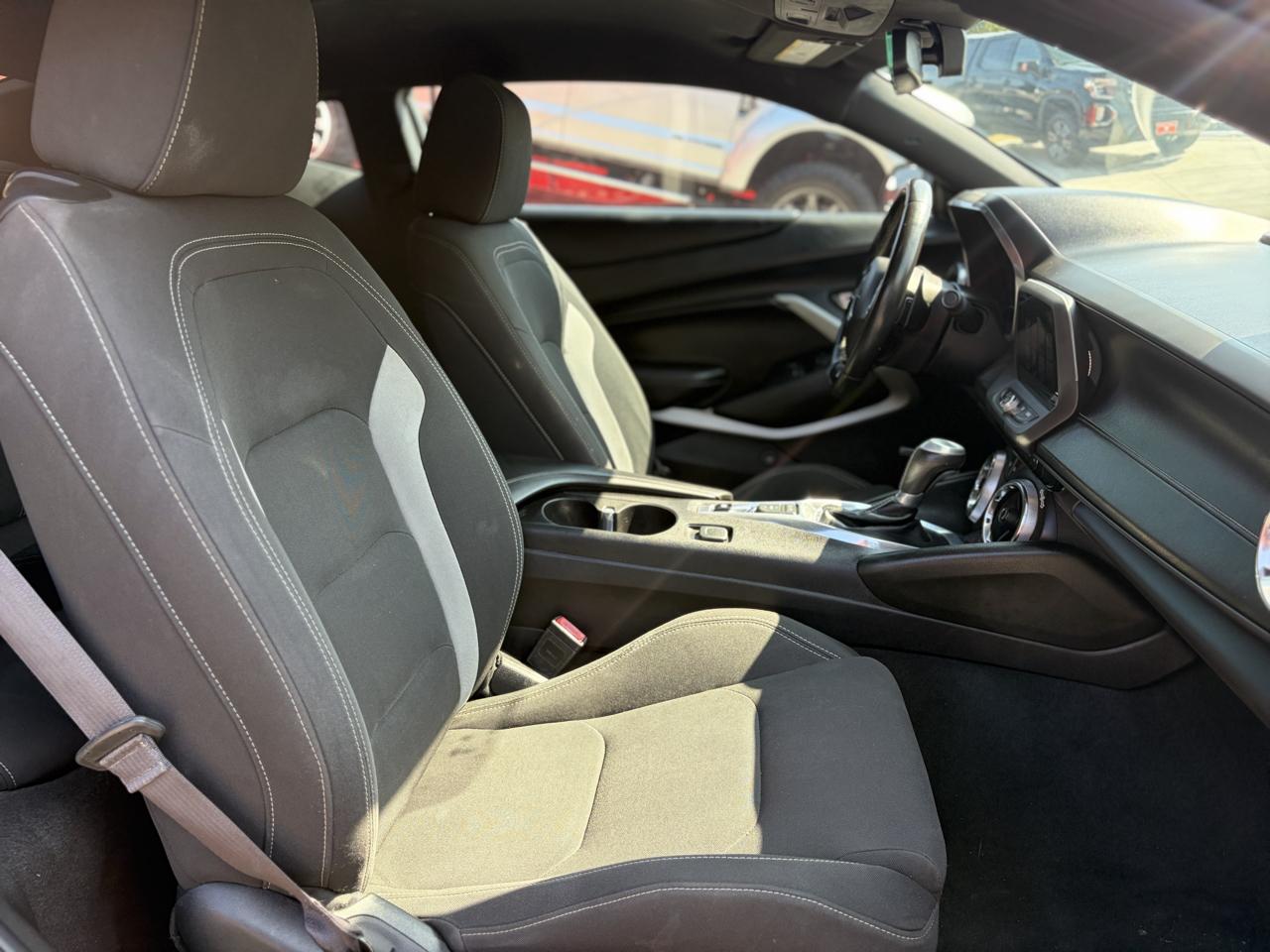 Chevrolet Camaro 2dr Cpe 1LT 2017