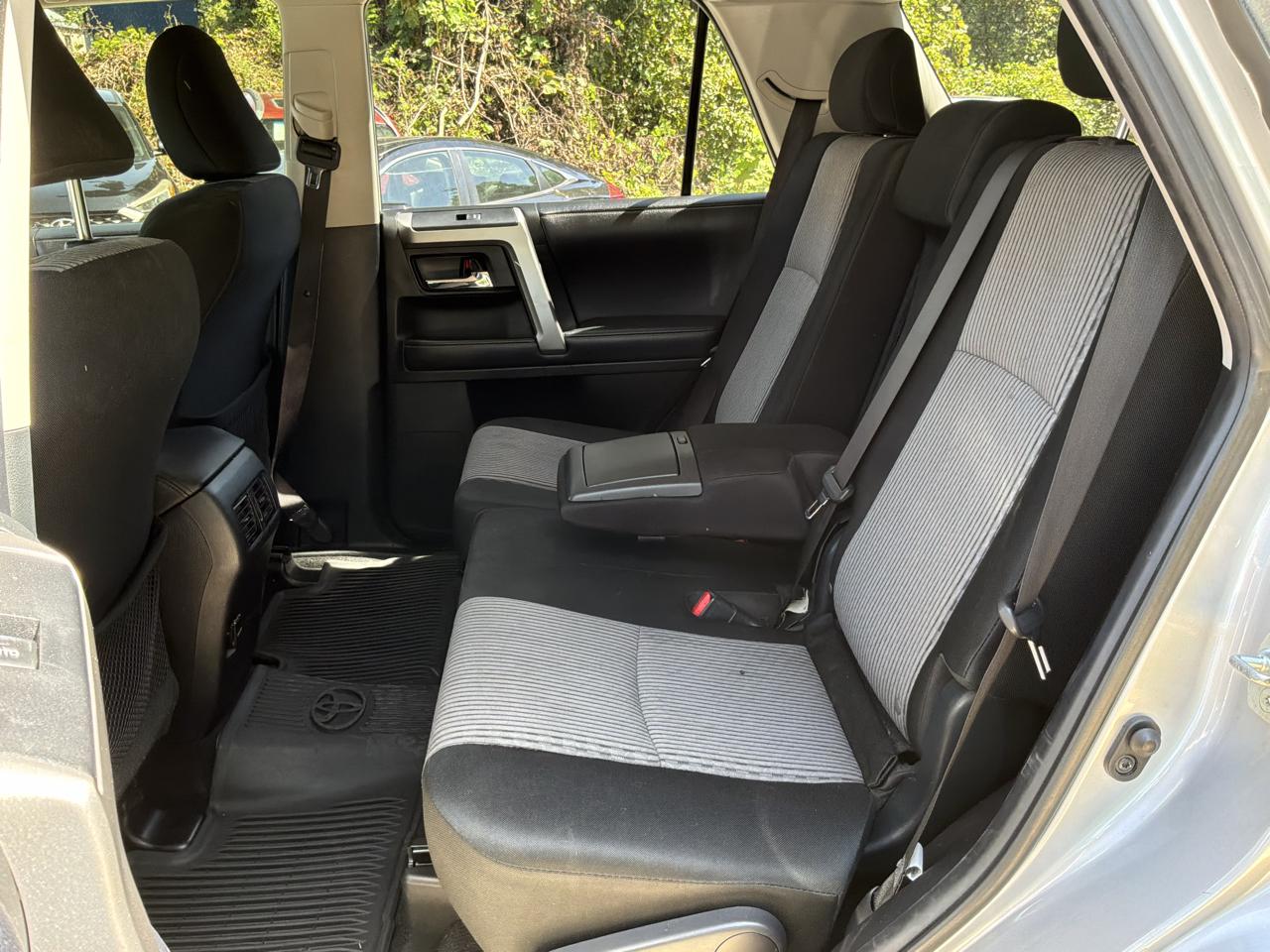 Toyota 4Runner SR5 Premium 2WD (Natl) 2018