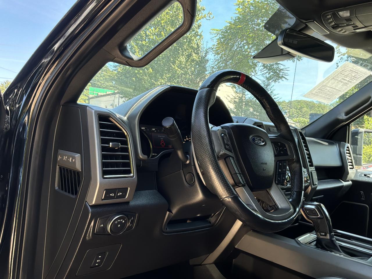 Ford F-150 4WD SuperCrew 150" FX4 2018