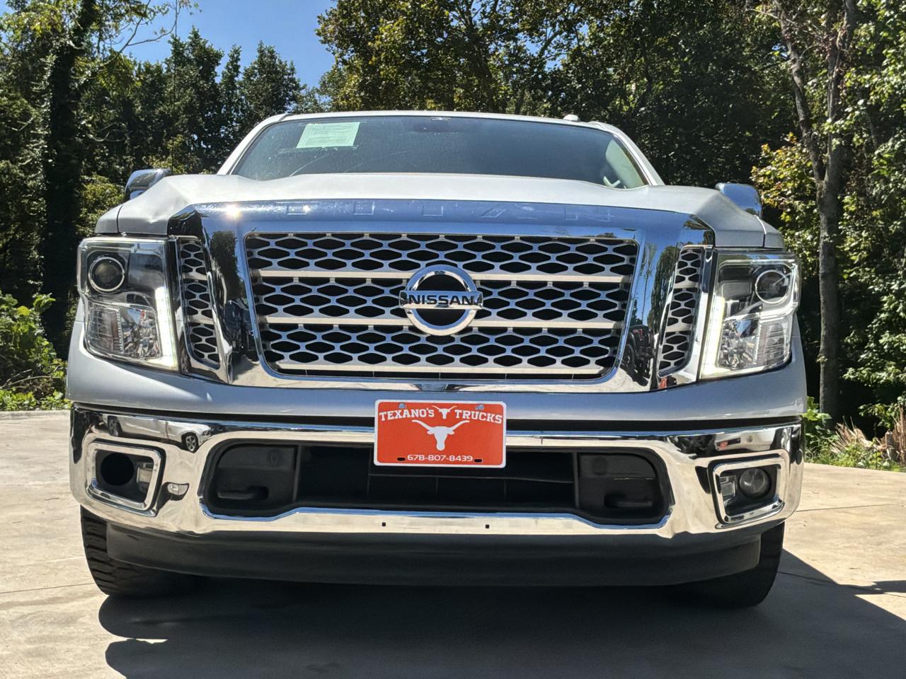 Nissan Titan 4x2 Crew Cab SL 2017