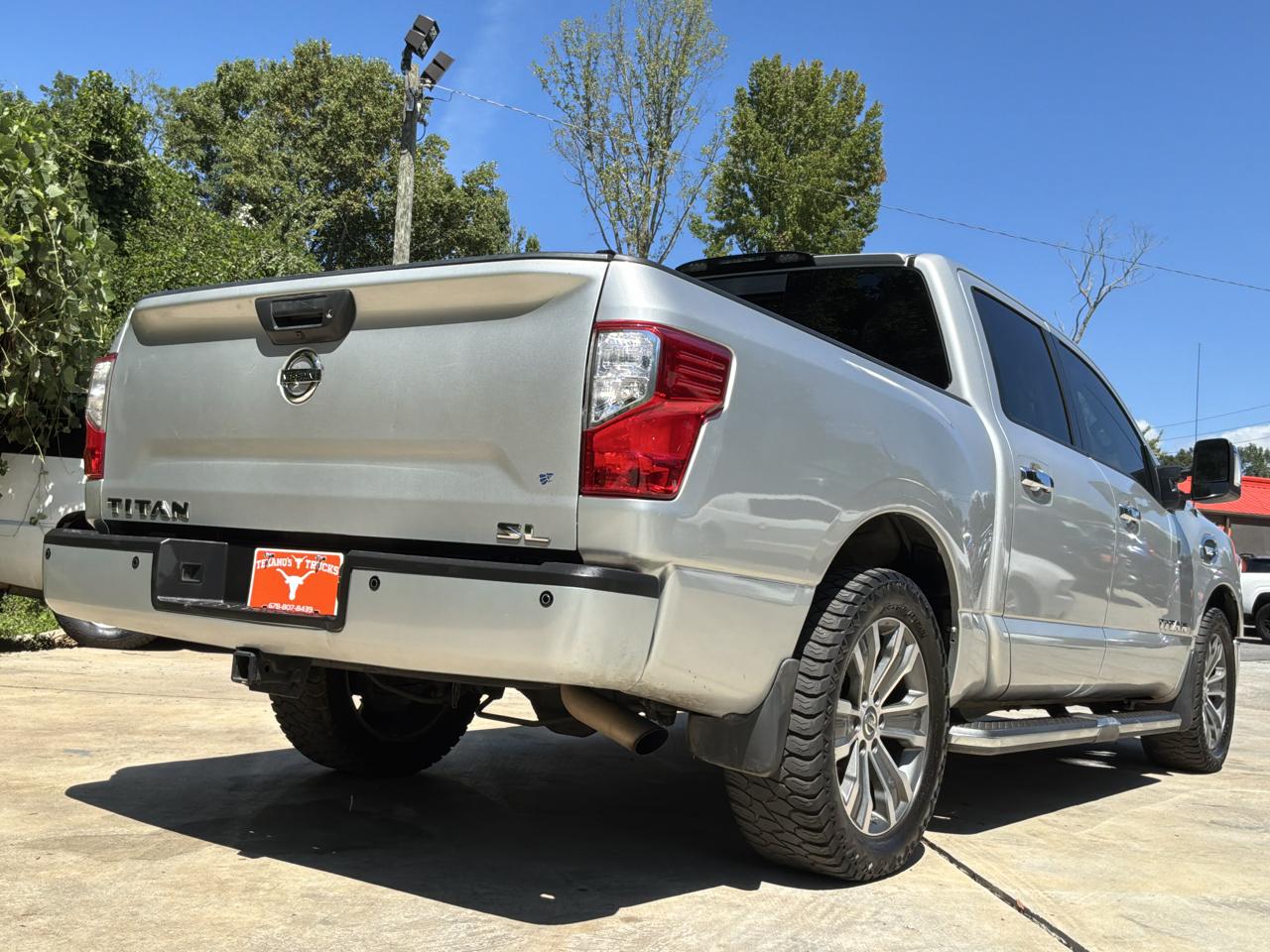 Nissan Titan 4x2 Crew Cab SL 2017