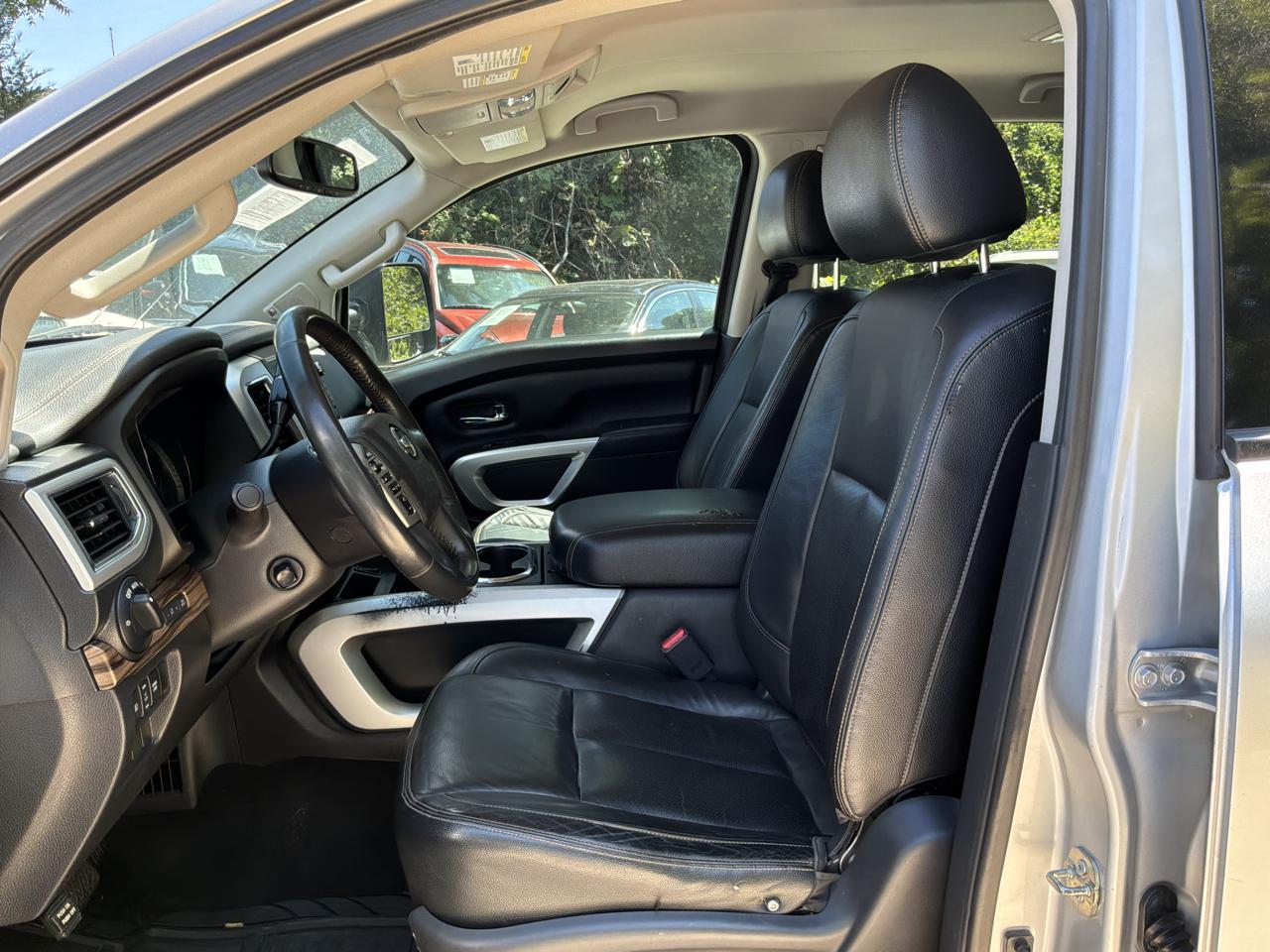 Nissan Titan 4x2 Crew Cab SL 2017