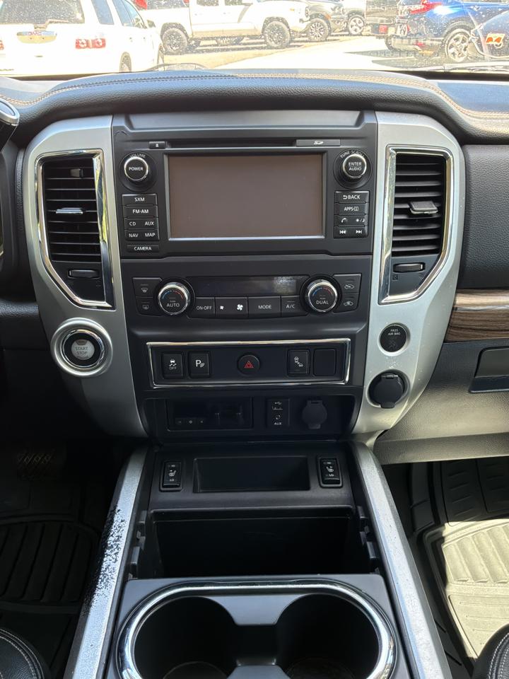 Nissan Titan 4x2 Crew Cab SL 2017