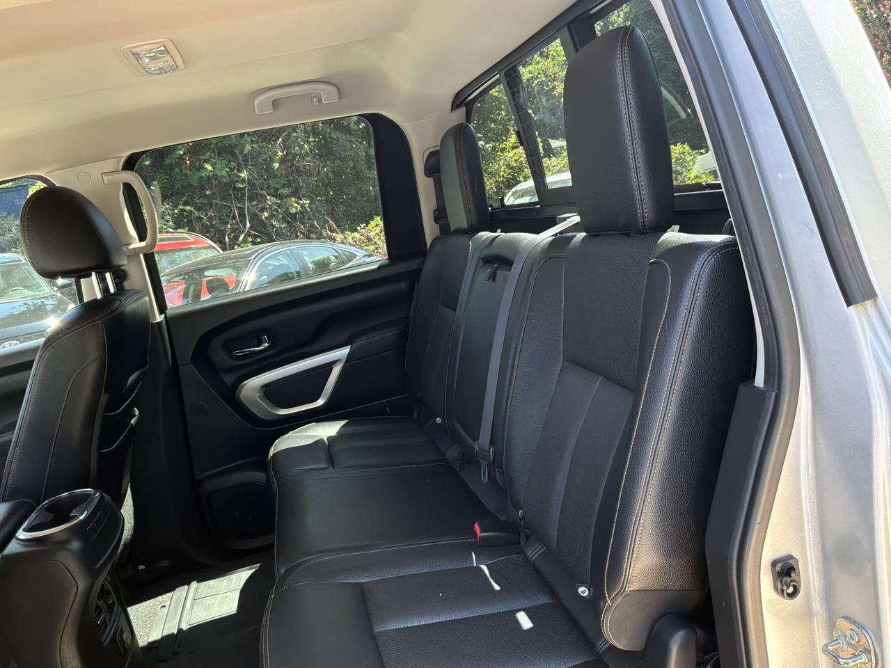 Nissan Titan 4x2 Crew Cab SL 2017