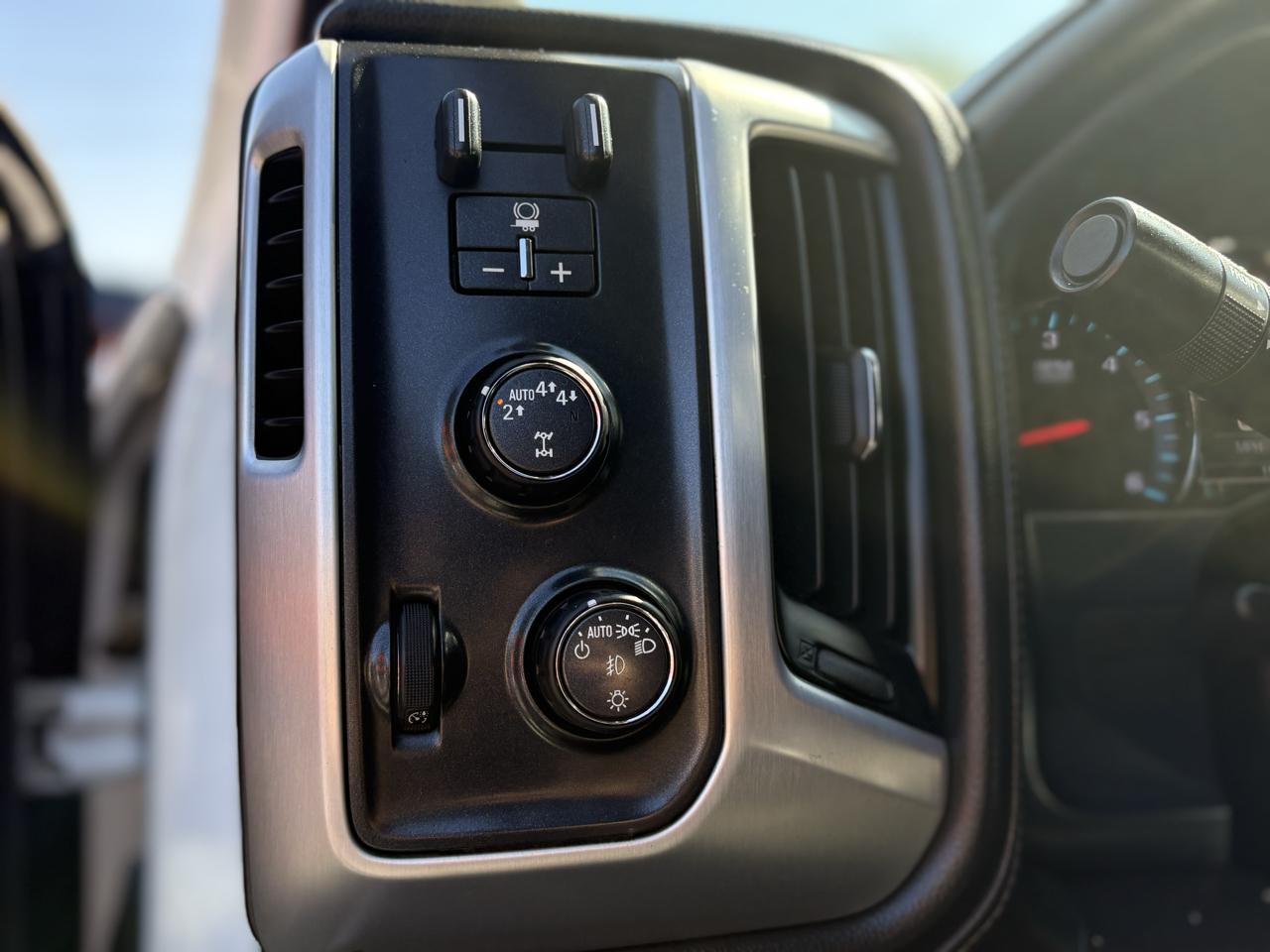 GMC Sierra 1500 4WD Crew Cab 143.5" SLT 2018