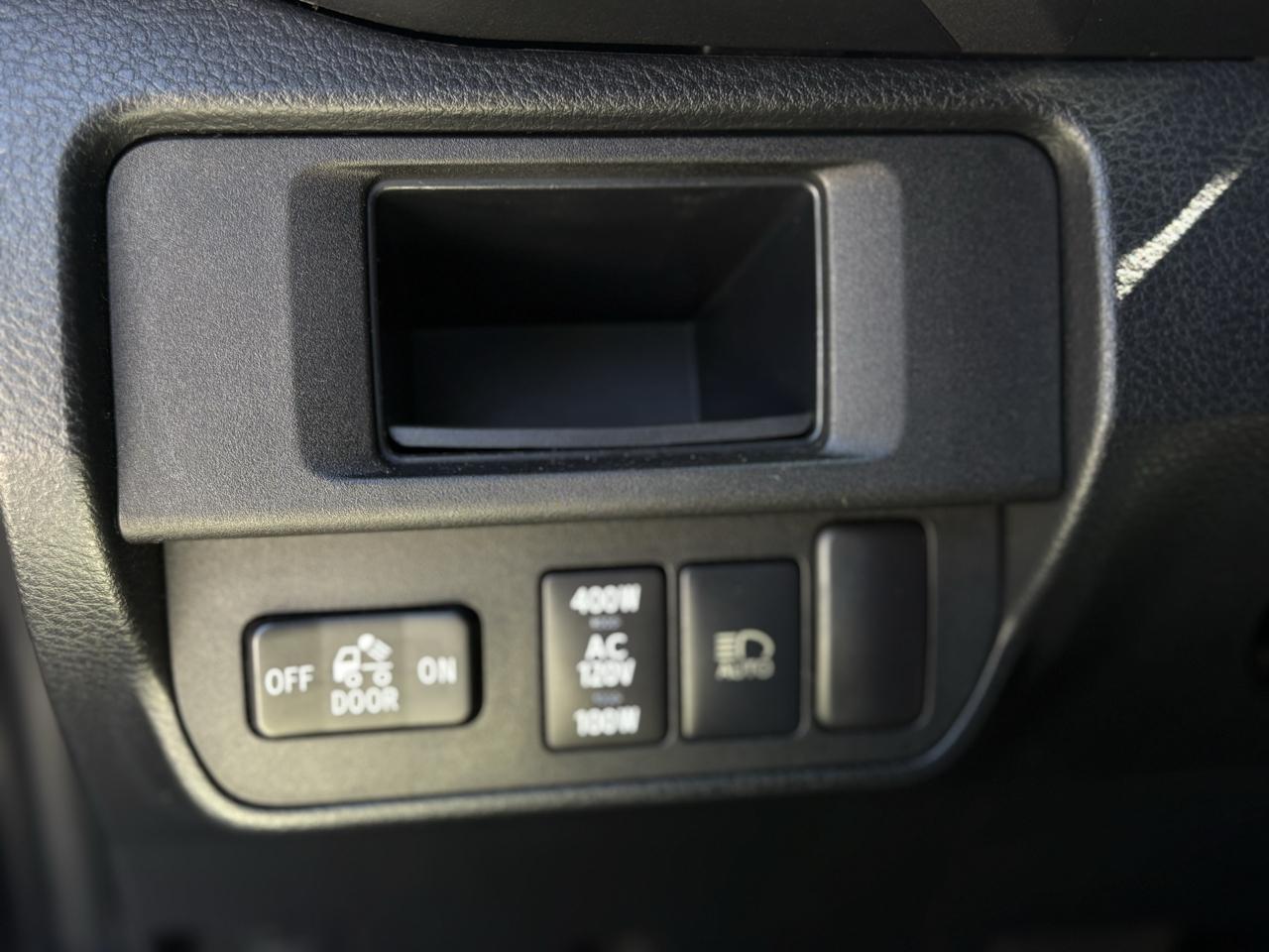 Toyota Tacoma TRD Off Road Double Cab 5' Bed V6 4x2 AT (Natl) 2018
