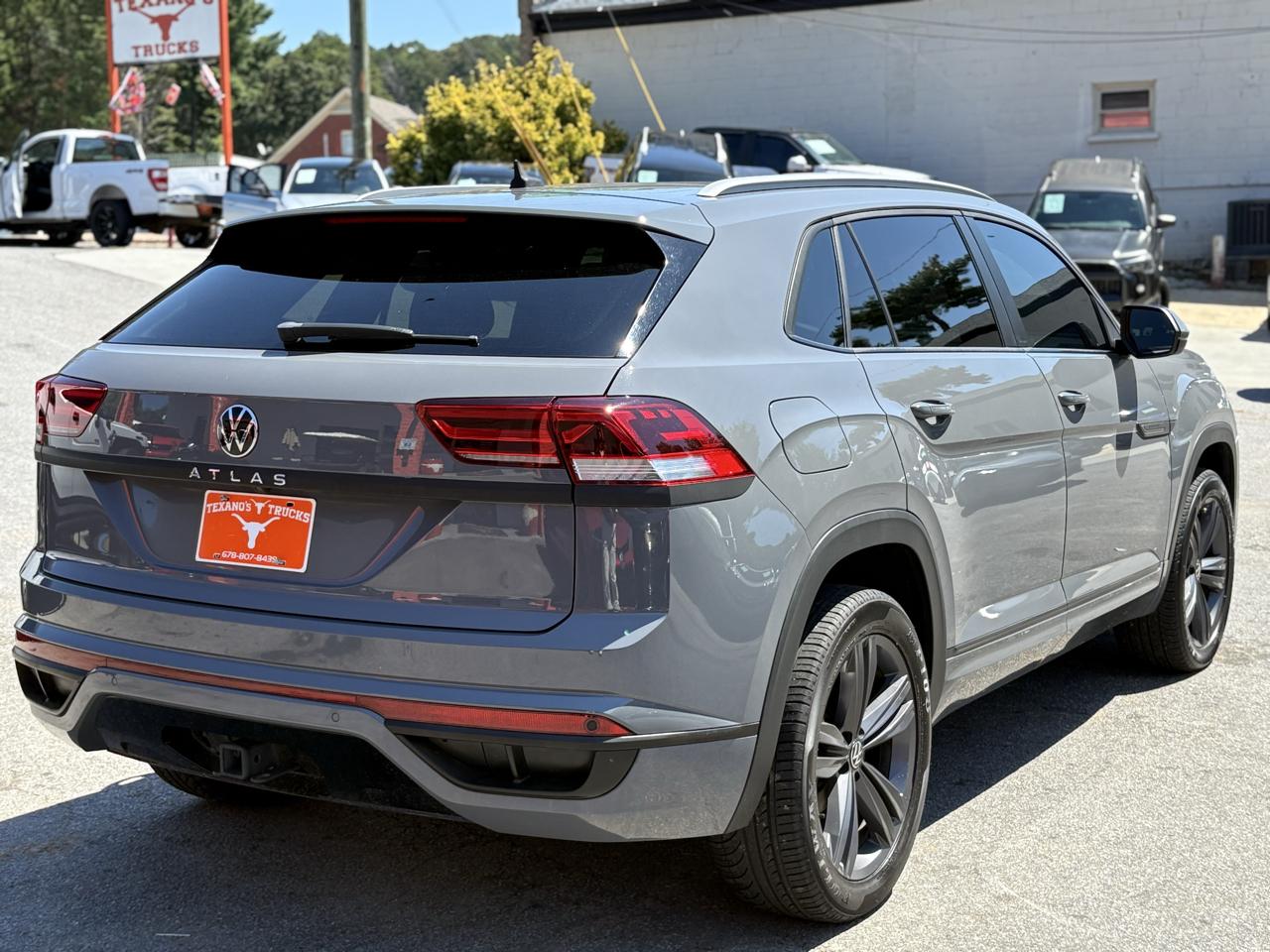 Volkswagen Atlas Cross Sport 3.6L V6 SE w/Technology R-Line FWD 2021