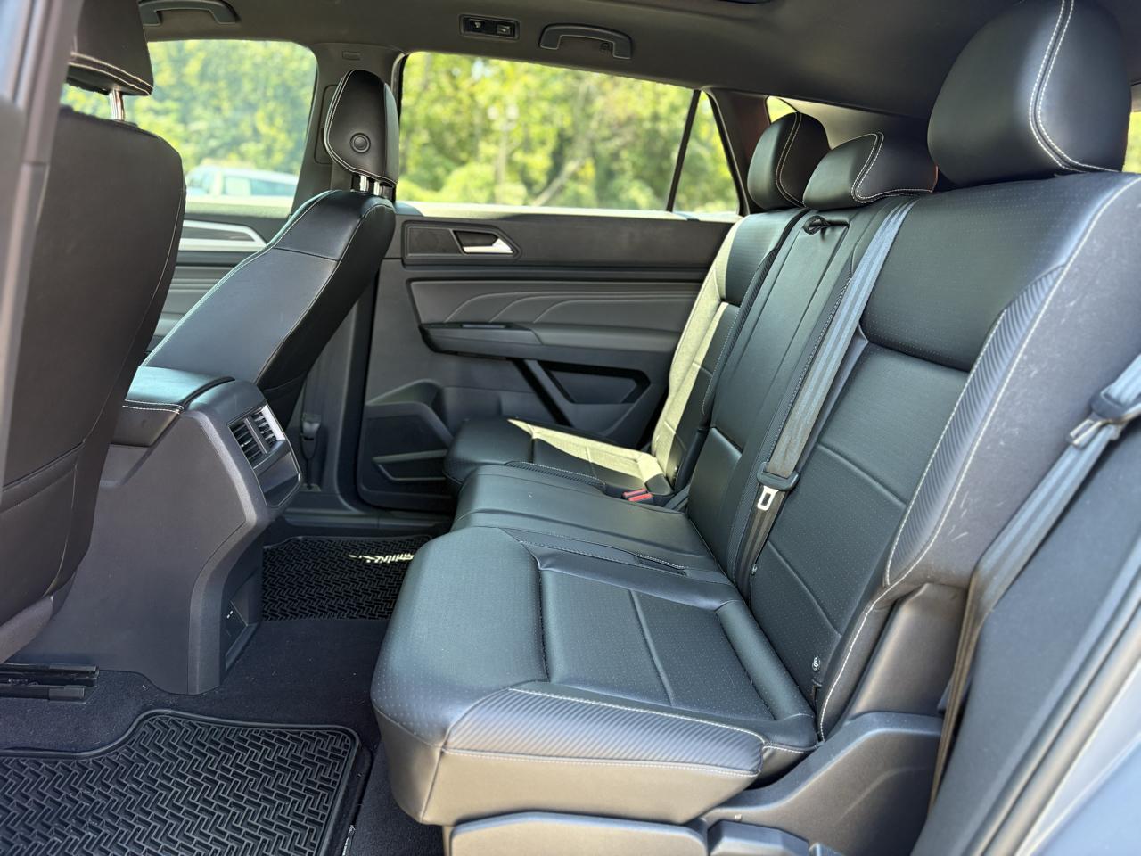 Volkswagen Atlas Cross Sport 3.6L V6 SE w/Technology R-Line FWD 2021