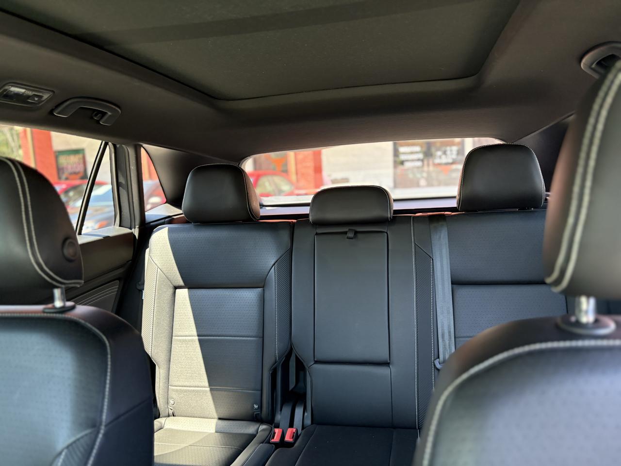 Volkswagen Atlas Cross Sport 3.6L V6 SE w/Technology R-Line FWD 2021