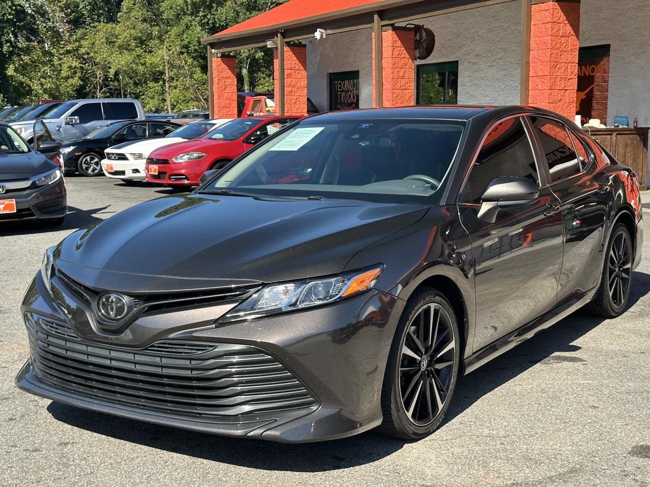 Toyota Camry LE Auto (Natl) 2019