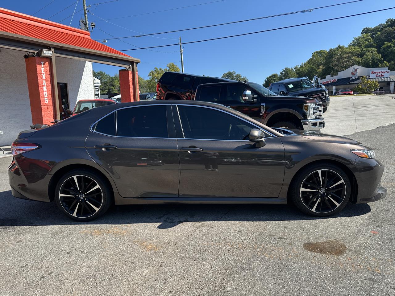 Toyota Camry LE Auto (Natl) 2019