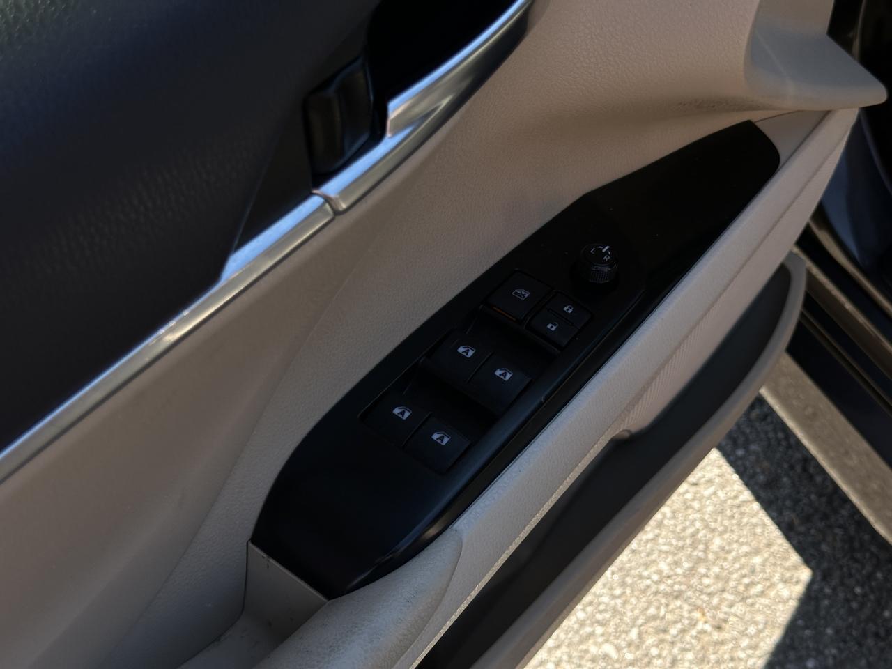 Toyota Camry LE Auto (Natl) 2019