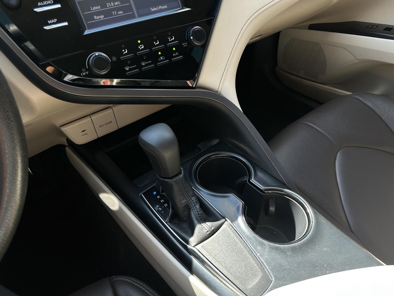 Toyota Camry LE Auto (Natl) 2019