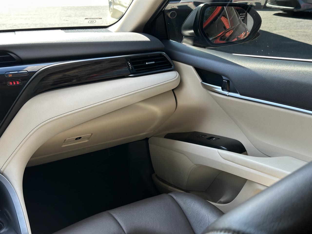 Toyota Camry LE Auto (Natl) 2019