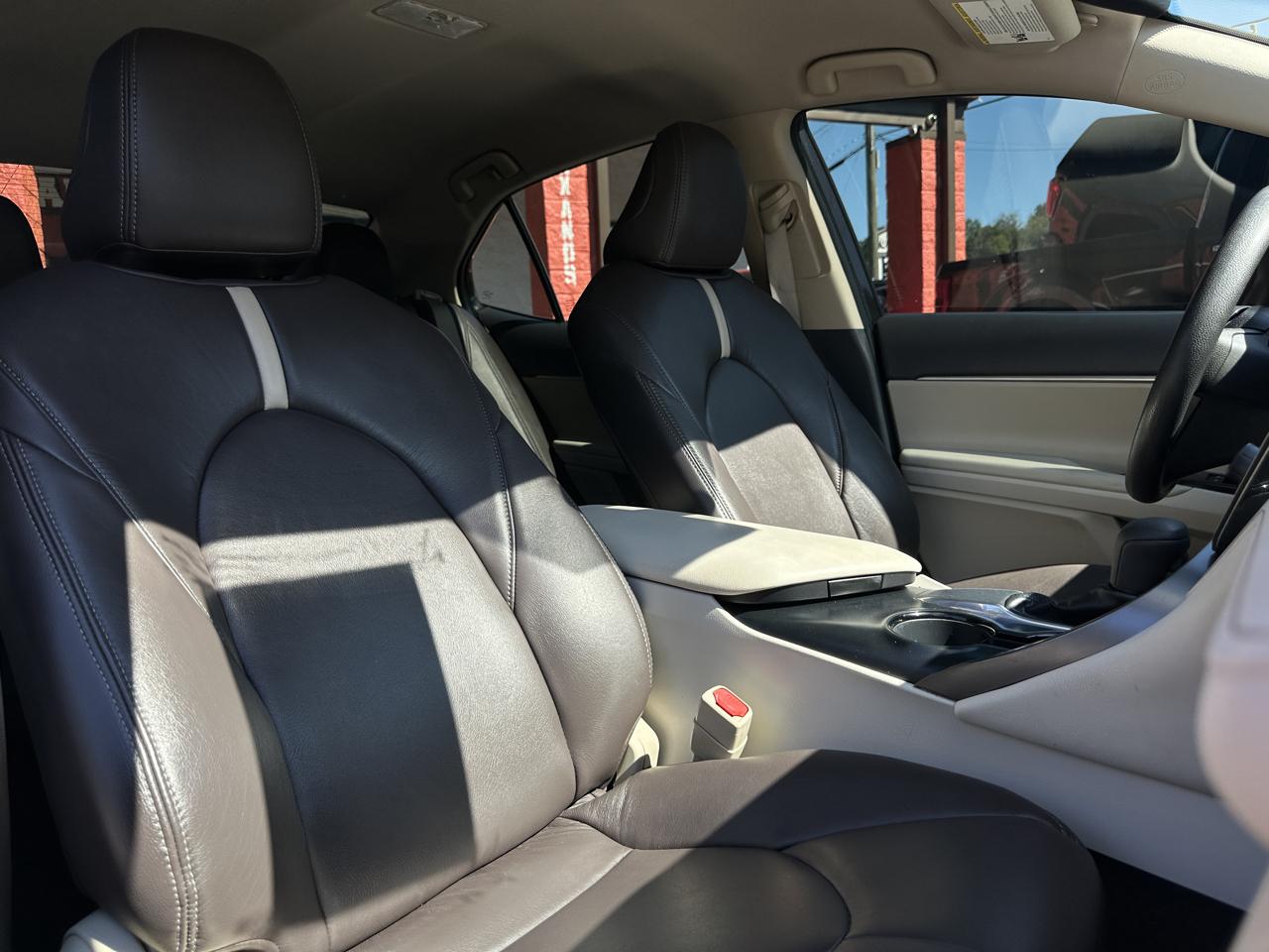 Toyota Camry LE Auto (Natl) 2019