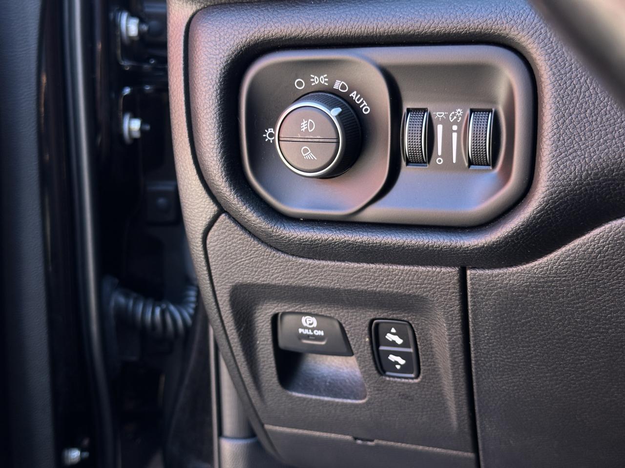 RAM 1500 Big Horn/Lone Star 4x4 Crew Cab 5'7" Box 2019
