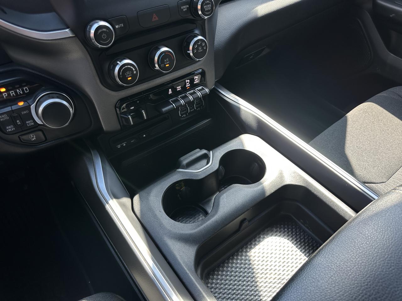 RAM 1500 Big Horn/Lone Star 4x4 Crew Cab 5'7" Box 2019